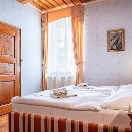Penzion Cosmopolitan I. Banská Štiavnica Zewnętrze zdjęcie