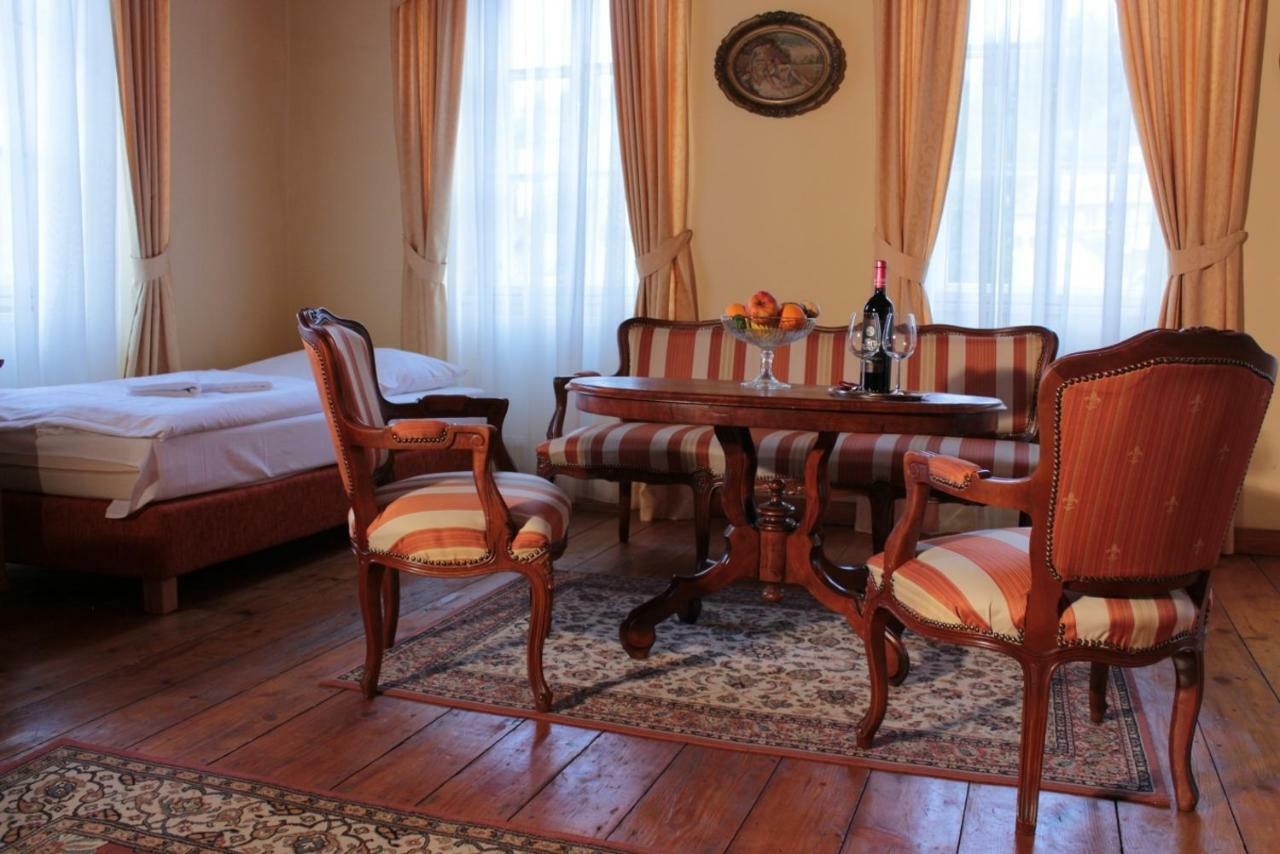 Penzion Cosmopolitan I. Banská Štiavnica Zewnętrze zdjęcie